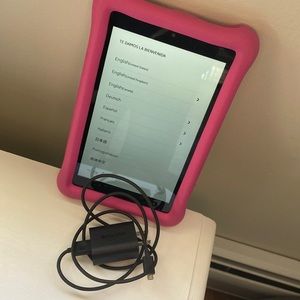 Amazon kindle  / HD 8 fire tablet